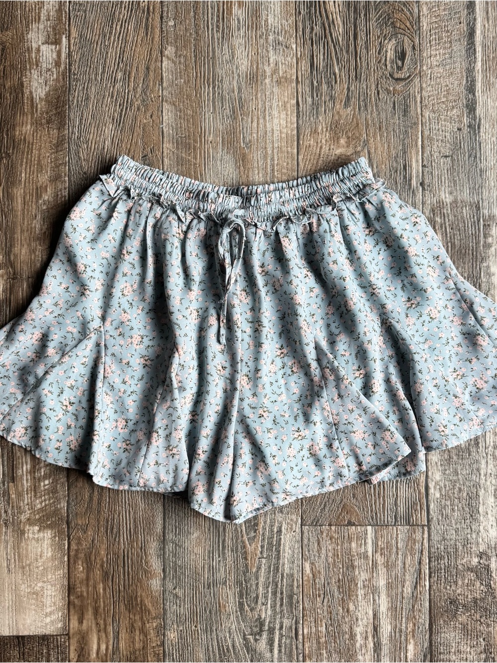 Paper Crane Women’s Shorts Size Small - Blue Floral Design - Elastic Waistband